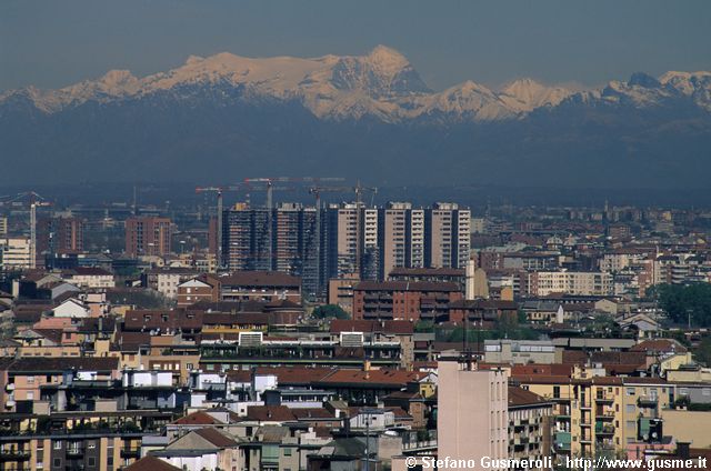  Erigendi Palazzi in via Eritrea e monte Leone - click to next image