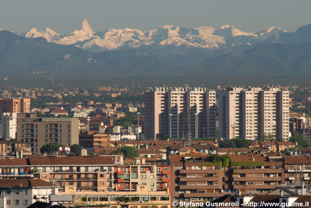  Palazzi di via Eritrea e Finsteraarhorn - click to next image