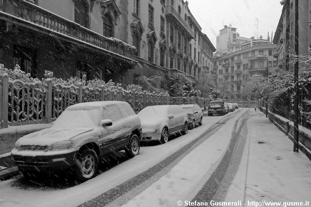  Via Eschilo innevata - click to next image