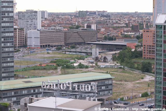  Piazza Freud - click to next image