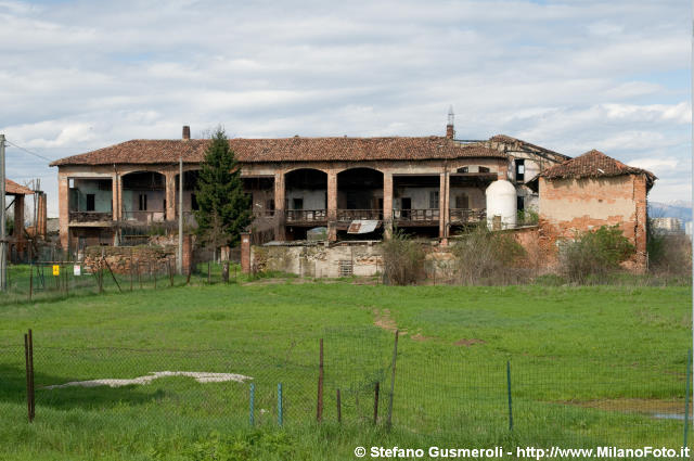  Cascina Merlata - click to next image