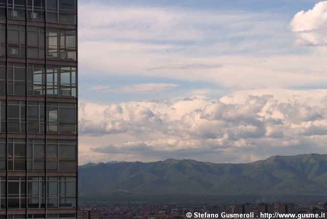  Torre Galfa e prealpi lariane - click to next image