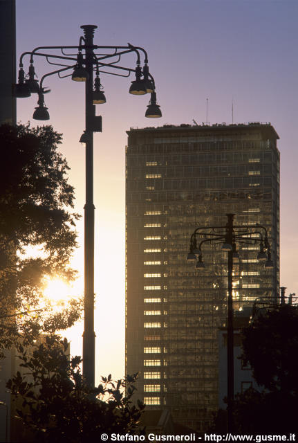  Torre Sarom al tramonto - click to next image