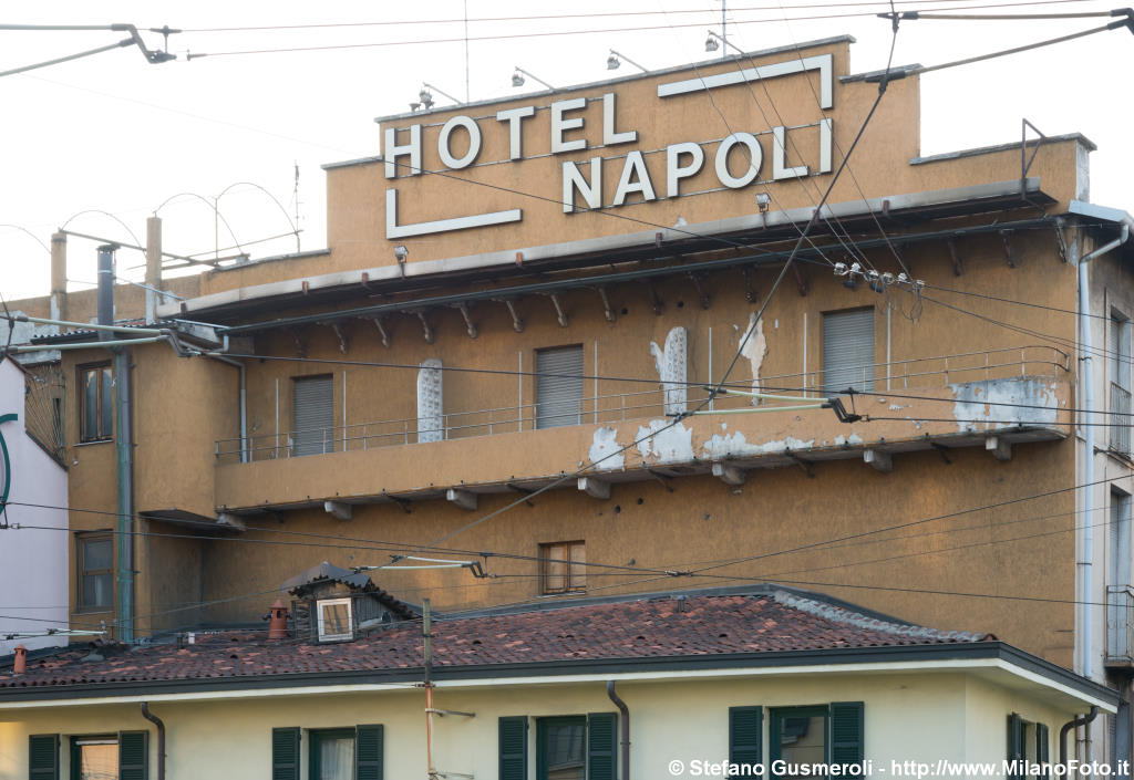  Hotel Napoli - click to next image