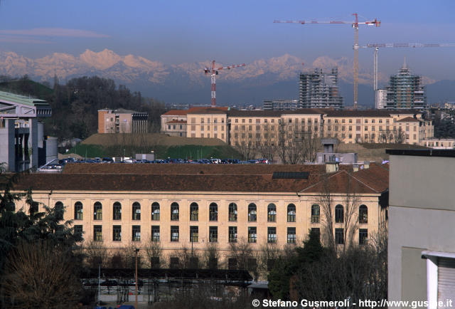  Scuola Pietro Micca e cantiere Torri Stella - click to next image