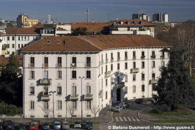  Piazzale Giulio Cesare 16 - click to next image