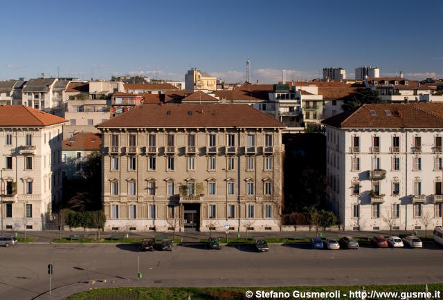  Piazzale Giulio Cesare 18 - click to next image