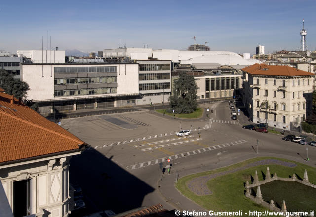  Piazzale Giulio Cesare - click to next image