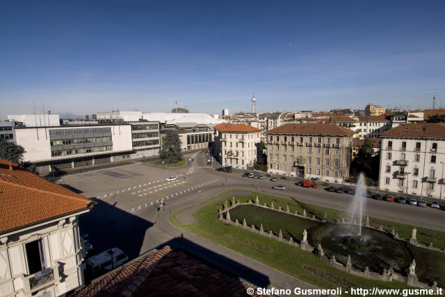  Piazzale Giulio Cesare - click to next image