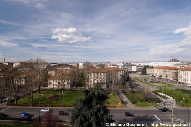  Panorama su piazzale Giulio Cesare - click to next image