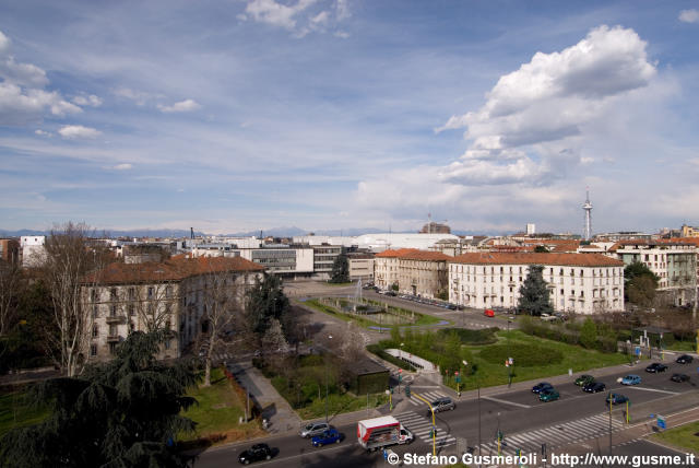  Panorama su piazzale Giulio Cesare - click to next image