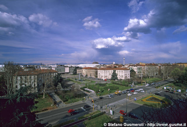  Piazzale Giulio Cesare - click to next image