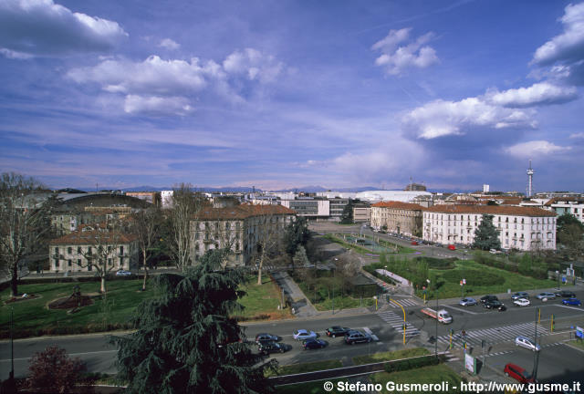  Piazzale Giulio Cesare - click to next image