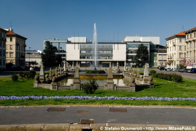  Piazzale Giulio Cesare - click to next image