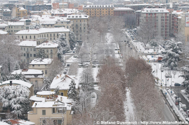  Piazzale Giulio Cesare innevato - click to next image