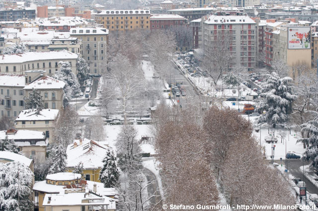  Piazzale Giulio Cesare - click to next image