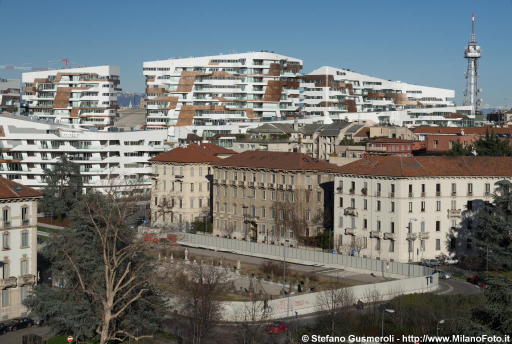  Piazzale Giulio Cesare e residenze Hadid - click to next image