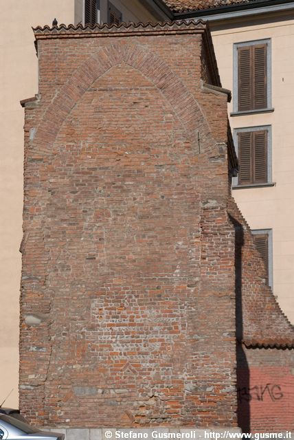  Resti del palazzo dei Gorani - click to next image