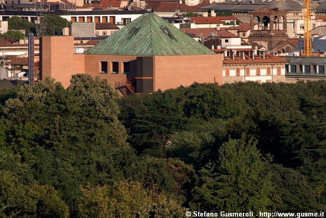  Parco Sempione e teatro Strehler - click to next image