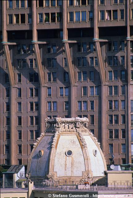  Cupola Palazzo Meroni e torre Velasca - click to next image