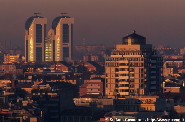  Torre Trianto e Gemini Center all'alba - click to next image