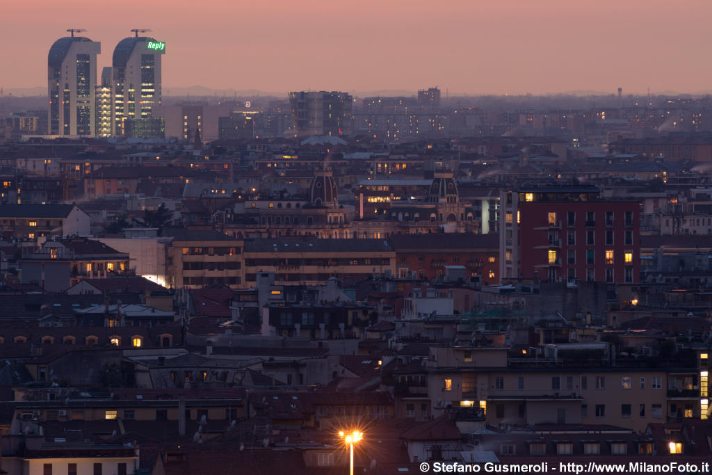  Tetti di via Pagano al tramonto - click to next image