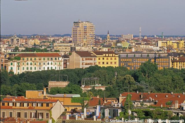  Palazzi via Legnano e grattacielo via Mascagni 21 - click to next image