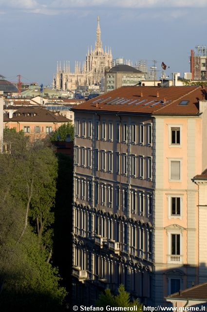  Via Leopardi 31 e Duomo - click to next image