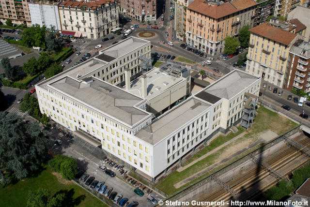  Liceo Beccaria - click to next image