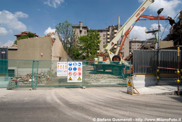  Ingresso al cantiere - click to next image