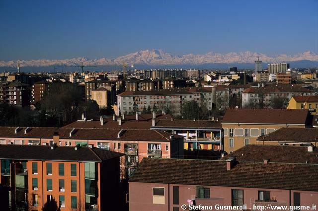  Palazzi via Mac Mahon, via Ajraghi e monte Rosa - click to next image