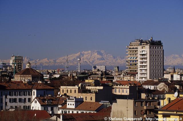  Palazzi Mascagni 21 e 24 e monte Rosa - click to next image