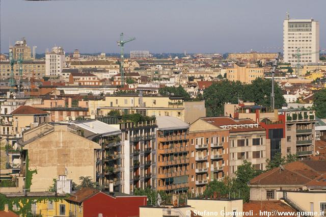  Palazzi in via Melzi d'Eril - click to next image