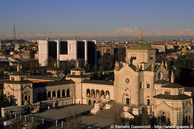  Famedio Cimitero Monumentale e Procaccini Center - click to next image