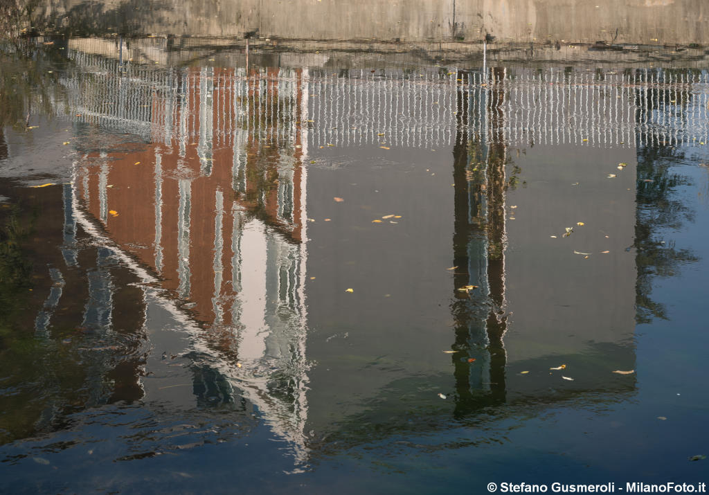  Riflessi nel Lambro - click to next image