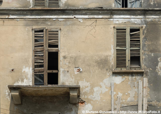  Balcone e finestra - click to next image