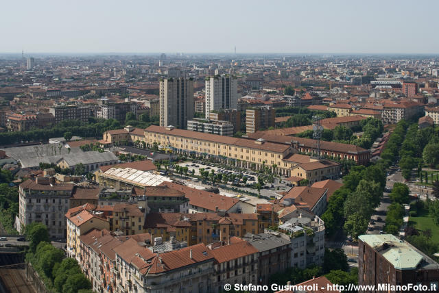  Panorama sulla Caserma Montebello - click to next image