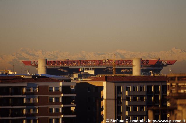  Via Monti 71 e 75, stadio Meazza - click to next image