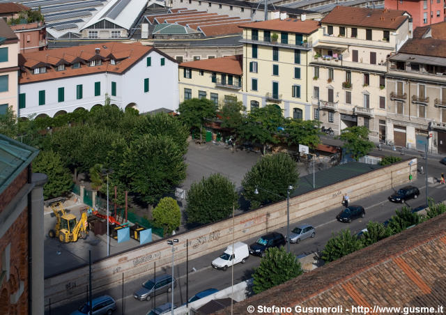  Cortile via Monviso 33 - click to next image