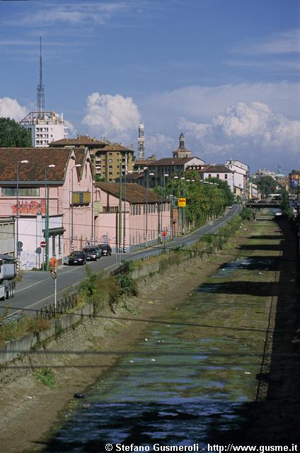  Alzaia e Naviglio Grande in secca - click to next image