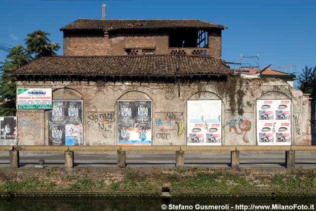  Alzaia Naviglio Pavese 16 - click to next image