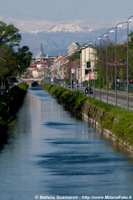  Naviglio Pavese - click to next image