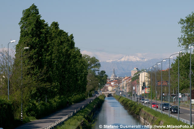  Naviglio Pavese - click to next image