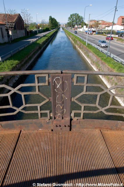  Ponte sul Naviglio Pavese - click to next image