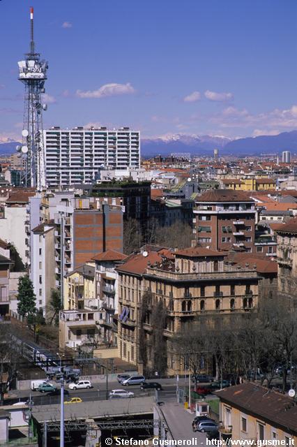  Via Pagano 12, torre RAI e palazzo Sempione 33 - click to next image