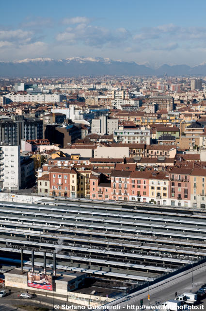  Panorama sulla Stazione Garibaldi e via Pepe - click to next image