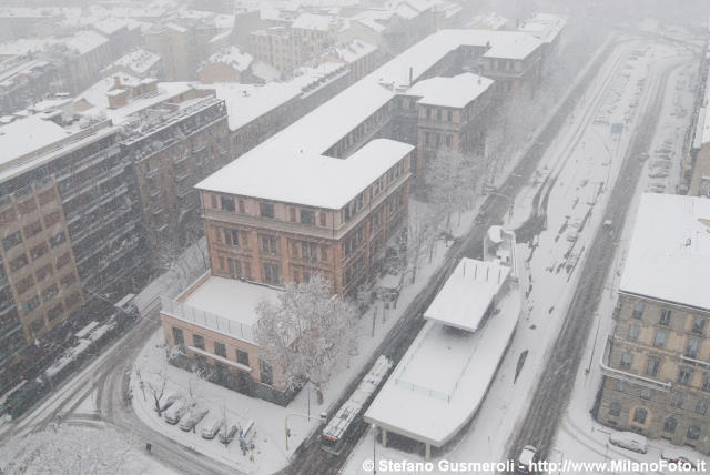  Bastioni di Porta Volta sotto una nevicata - click to next image