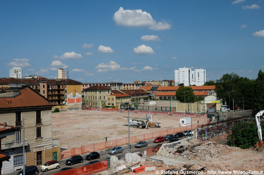  Panoramica sull'area demolita - click to next image