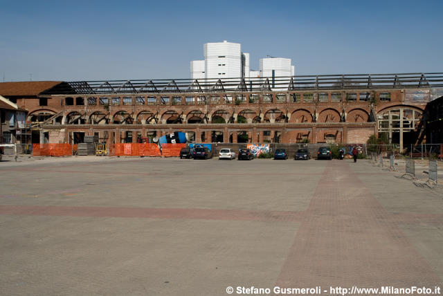  Piazzale - click to next image