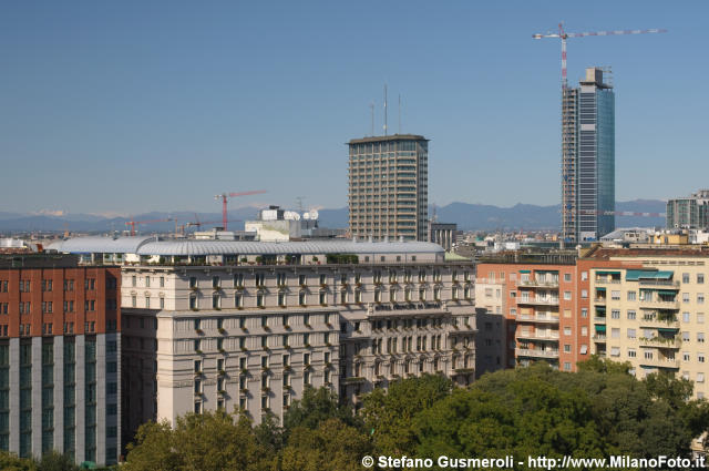  Hotel Principe di Savoia - click to next image